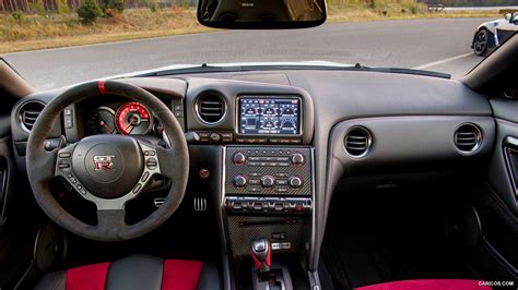 Nissan Skyline R35 Interior