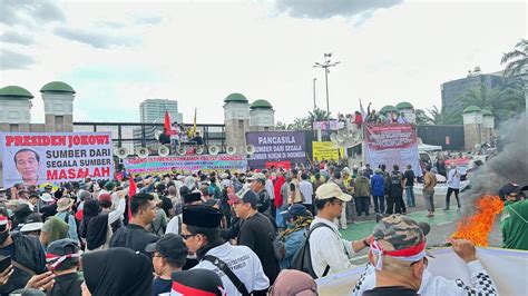 Sederet Artis Yang Ikut Demo Kawal Putusan MK Di Gedung DPR MPR RI Ada