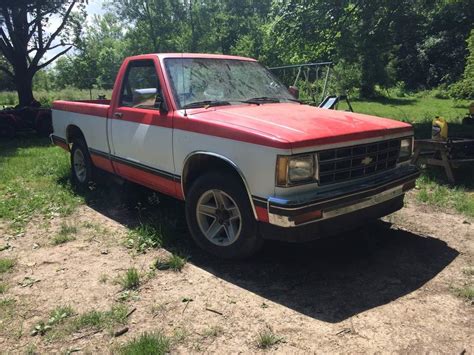 V8 Swapped 1st Gen S10 Garage Amino