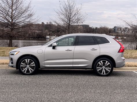 The Volvo XC60 Recharge benefits from bigger hybrid battery - Ars Technica