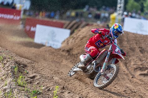 Jeffrey Herlings Vince Il Mxgp Della Lettonia Motocross Enduro