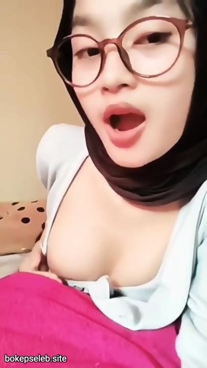 Cewek Hijab Cute Ludahin Toket Mungilnya Si Ukhti Binal Eporner