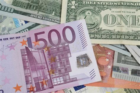 Dinheiro E Moeda Multi Euro Dolar Diferentes Tipos De Notas De Nova