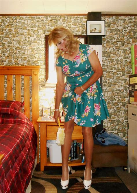 Dusting 1940s Style Crossdresser Heaven