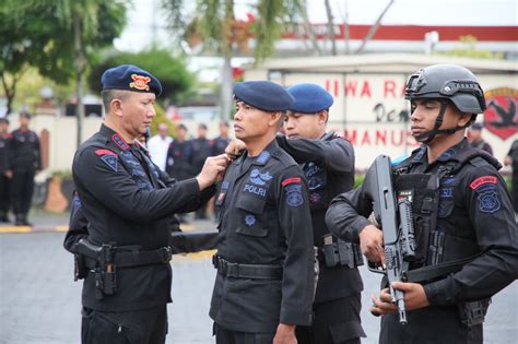 Dansat Brimob Kaltim Pimpin Upacara Penutupan Latihan Kemampuan