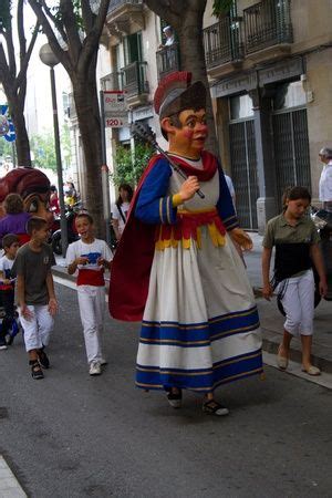 Barcelona July Street Bands Giants And Big Heads Gigantes Y