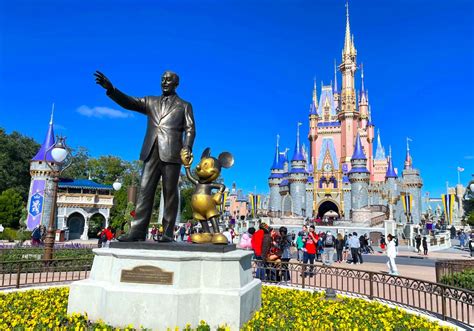 Disney World Receives M Visitors A Year And To Make A Memorable