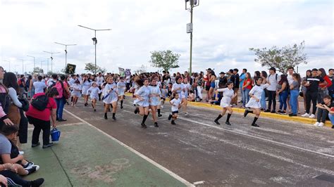 Estudiantina 2022 en Posadas Mirá las mejores fotos de la primera