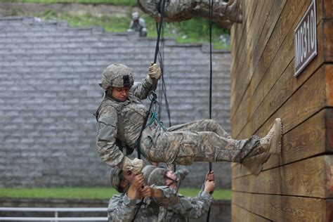 Two Women Pass Mountain Phase At Ranger School Now One Step Short Of