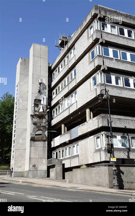 University Of Glasgow Rankine Building Department Of Civil Engineering With Cubist Sculpture