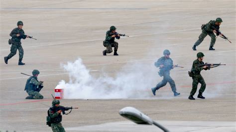 國軍漢光40號演習驗證交戰規則 單兵也有隨身roe小卡 政治焦點 太報 Taisounds