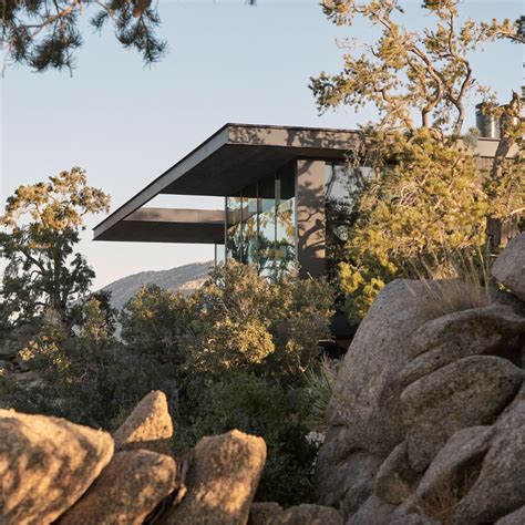 10 Extraordinary Homes Located In The Wild High Desert Retreat By