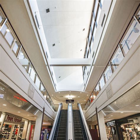 Fort McMurray Shopping Mall Saves Big on Power - Emissions Reduction