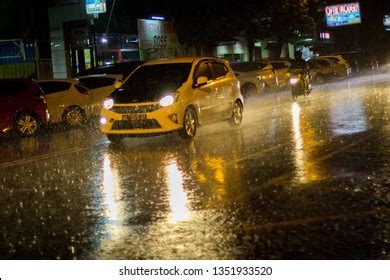 13,843 Driving Rain Night Stock Photos, Images & Photography | Shutterstock