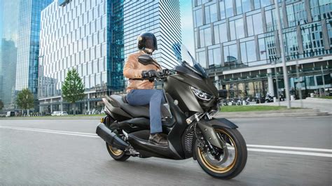 2021 Yamaha Xmax And Tmax Come With Updates Webbikeworld