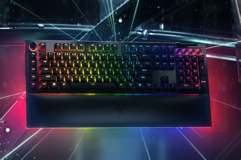 Razer BlackWidow V4 Pro Mechanical Gaming Keyboard with Razer Chroma ...