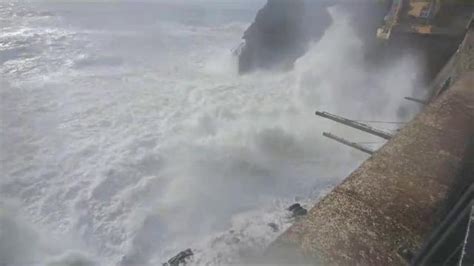 La Mareggiata Si Abbatte Su Riomaggiore Cinque Terre IL VIDEO Il