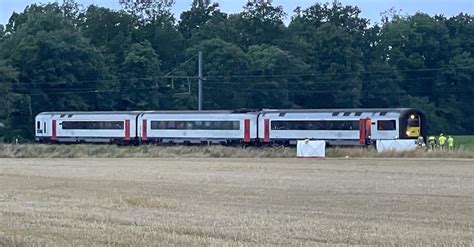 Jongeman 23 Overlijdt Na Botsing Met Trein Aan Overweg In Ieper KW Be