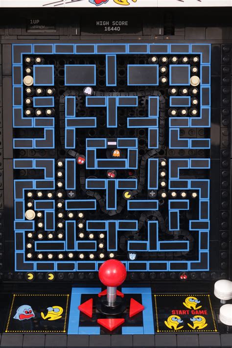 Pac Man Lego 8