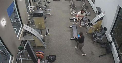 Florida Woman Fights Off Attacker Inside Her Apartments Gym Cbs News