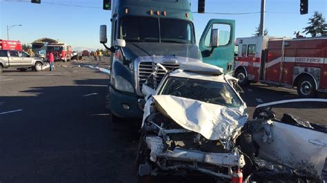 Semi Truck Driver Arrested For Dui After Crashing Into Car On I 5 Off