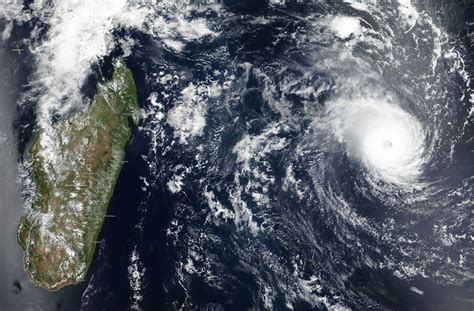 Cyclone Freddy Latest Mauritius Airport Shut Air Mauritius Cancel