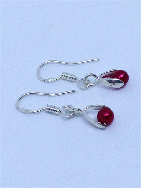 Boucles D Oreilles Perle Rouge Boucle Bel Air Par Jana Kuzmi