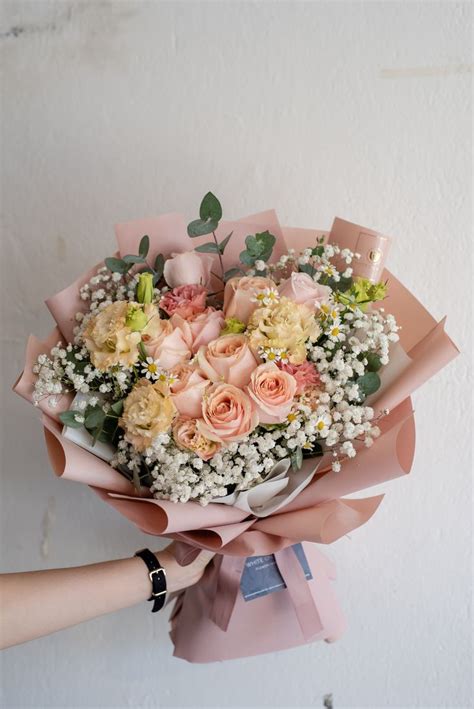 Peach Roses Bouquet | Flowers bouquet, Flowers bouquet gift, Luxury flowers