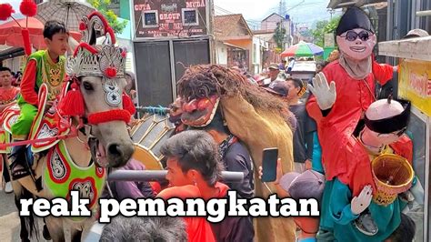 Nayaga Di Makan Barong Saat Reak Pemangkatan Kuda Renggong Cuta Muda