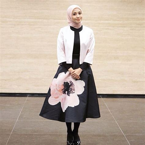 PRETTY IN PETAL Laudya Cynthia Bella radiates classic beauty in this @coastindonesia total look ...