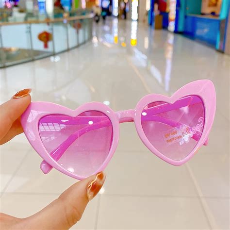 Brand Designer Vintage Sunglass Fashion Love Heart Sunglasses Women