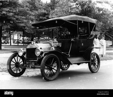 Ford Model T Black and White Stock Photos & Images - Alamy