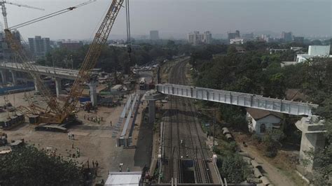 Maha Metro Installs Girder At Sangamwadi Railway Crossing Hindustan Times