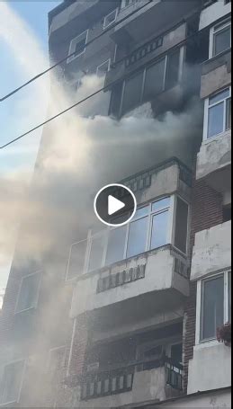 Video Mai multe persoane intoxicate cu fum Incendiu într un bloc din