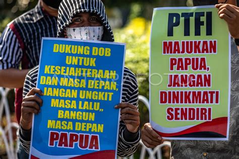 Aksi Damai Forum Solidaritas Mahasiswa Papua Maju Antara Foto