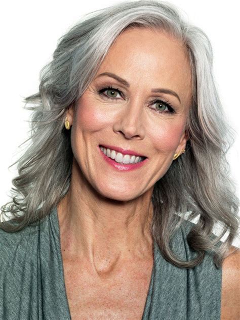 Shoulder Length Wavy Wigs For Old Women Hand Tied Grey Lace Wigs