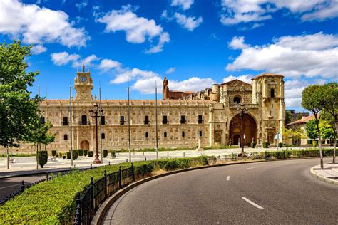 Visita Guiada Por El Convento De San Marcos Le N