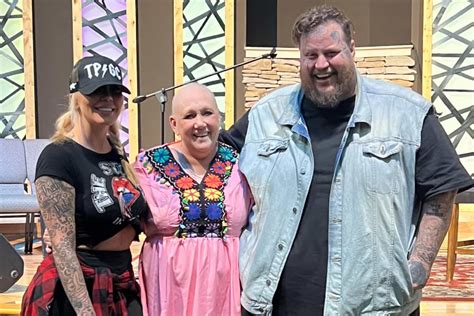 Jelly Roll And His Wife Bunnie Xo Grant Dying Wish For Woman With Cancer Whiskey Riff