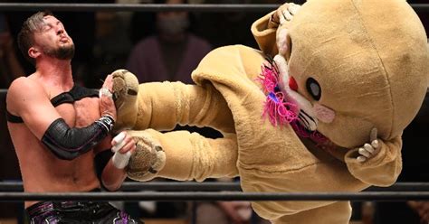 「プロレスファンは自制心が強いな」感染急拡大の今こそ知りたい、聖地・後楽園ホールでカメラマンが見つめた“コロナ禍との戦い方” 格闘技 Number Web ナンバー