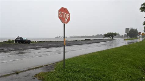 High Surf Closes Hilo Highway Flood Watch Remains