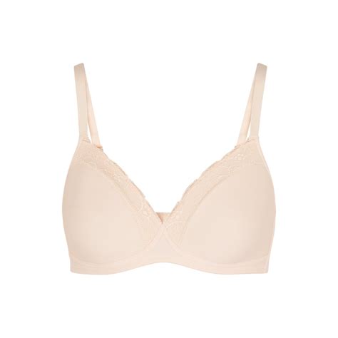 Hanro White Lace Trimmed Soft Cup Bra C Nude Editorialist