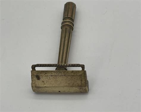 Vntg Brass GEM Micromatic Clog Proof Pruf Single Edge Safety Razor