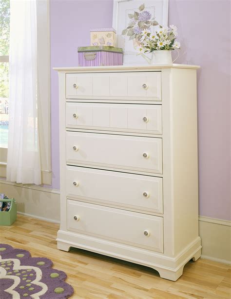 Vaughan-Bassett Cottage Collection 5-Drawer Chest in Creamy White