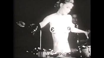 Beautiful Vintage Burlesque Babe Stripping On Stage With Pasties On XVIDEOS