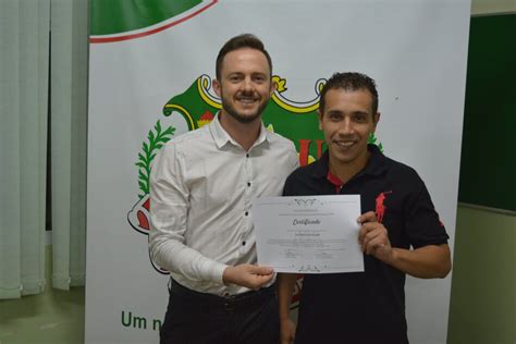 Faculdade Ideau Realiza Formatura De Gabinete Ideau Get Lio Vargas