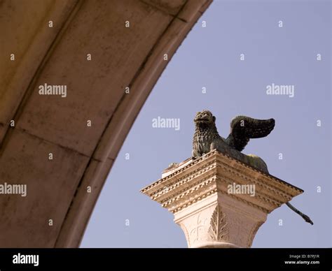 Lion statue, Venice, Italy Stock Photo - Alamy