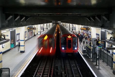 London Underground Train Photography - Tubemapper