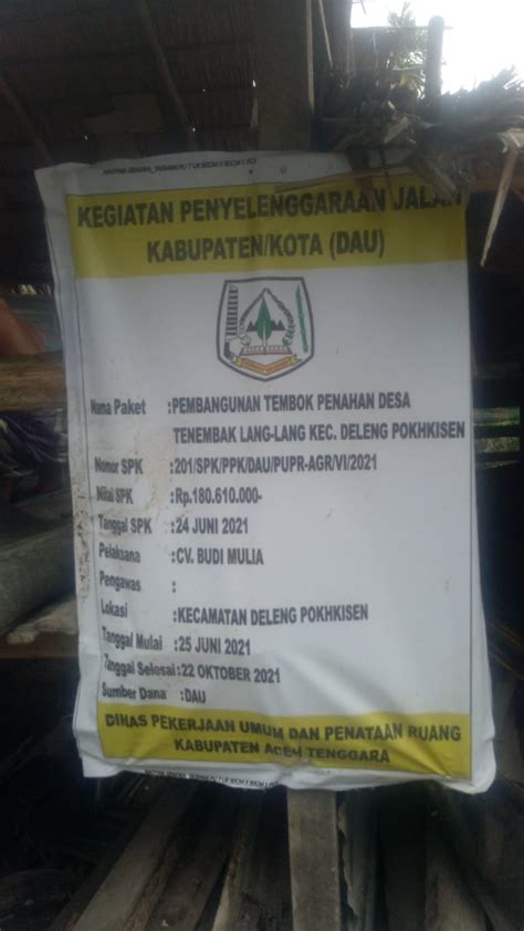 Warga Pertanyakan Kualitas Pembangunan Tembok Penahan Desa Tenembak