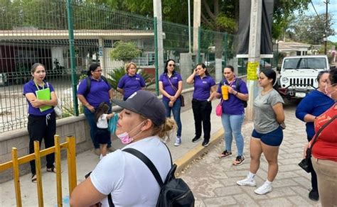 Padres De Familia Protestas Por Condiciones Insalubres De Jard N De