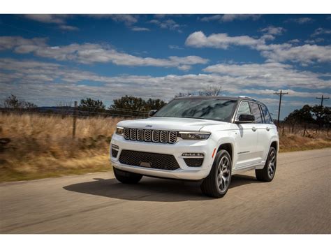 2023 Jeep Grand Cherokee 4xe: 63 Exterior Photos | U.S. News